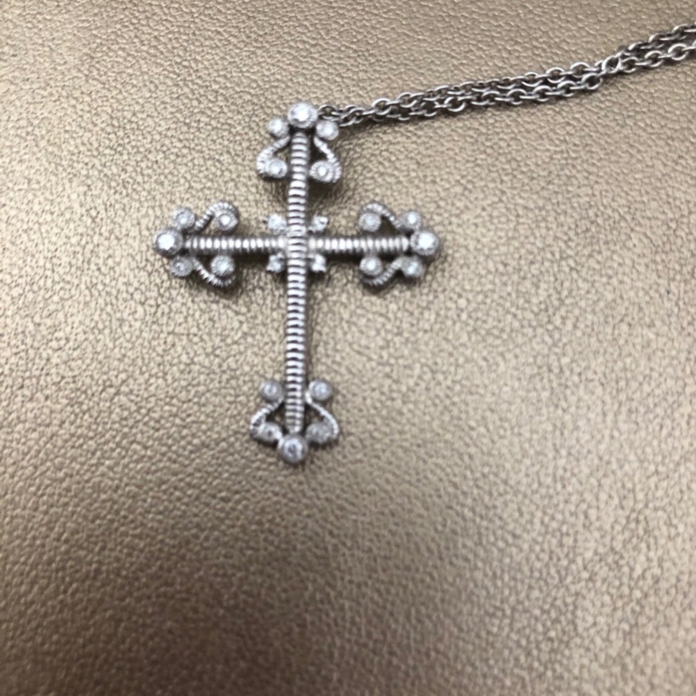 SALE!!!!! Diamond sterling silver necklace JH like